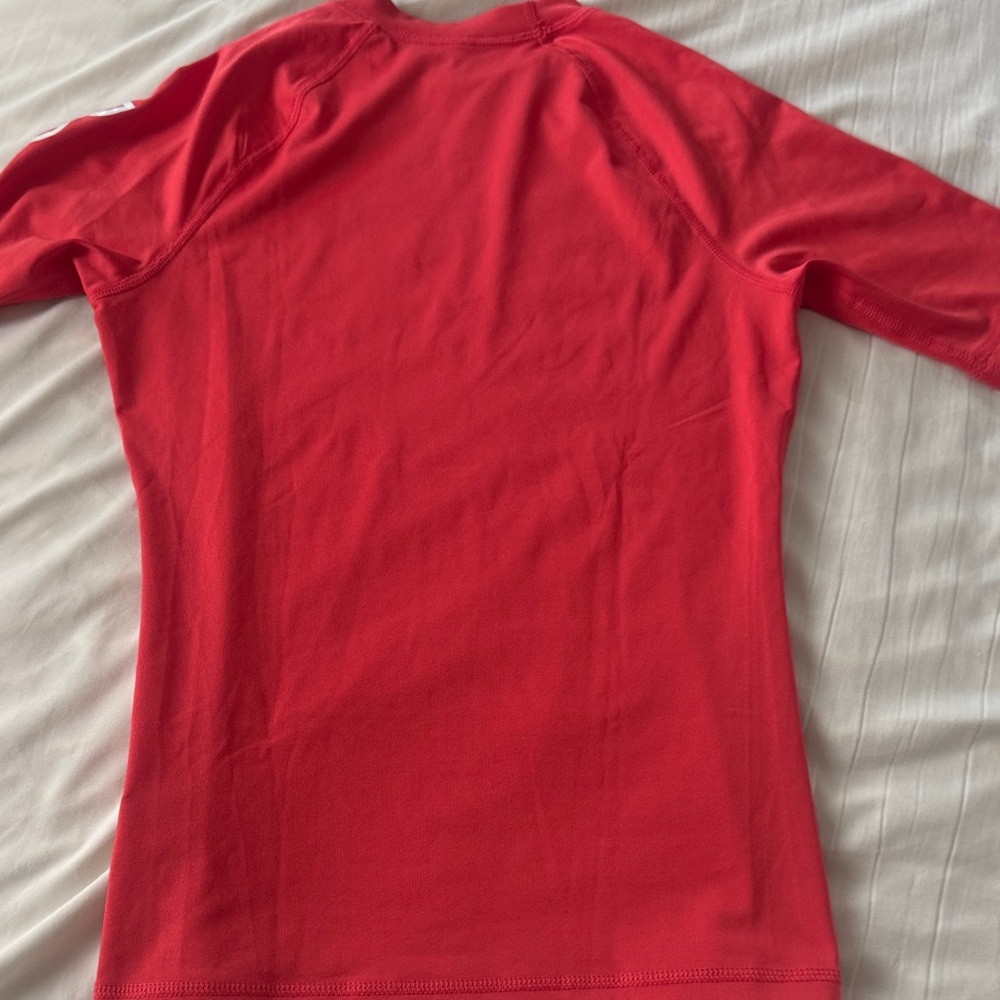 Roxy Vibrant Red Rash Guard - Picture 5 of 5